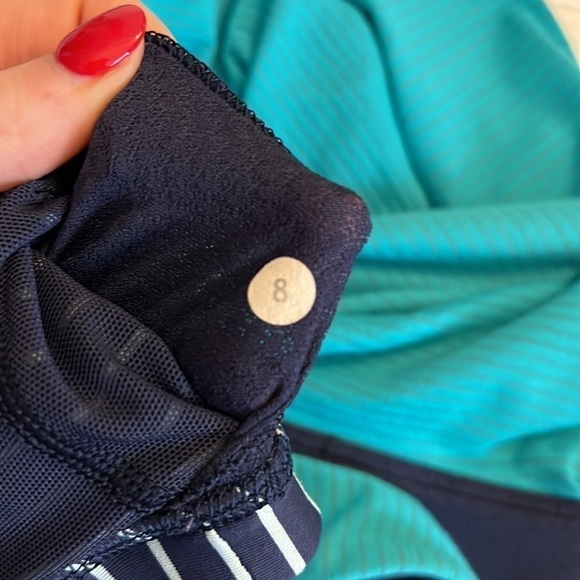 Lululemon Blue Tropics Wild Tank Size 8 - Picture 11 of 11